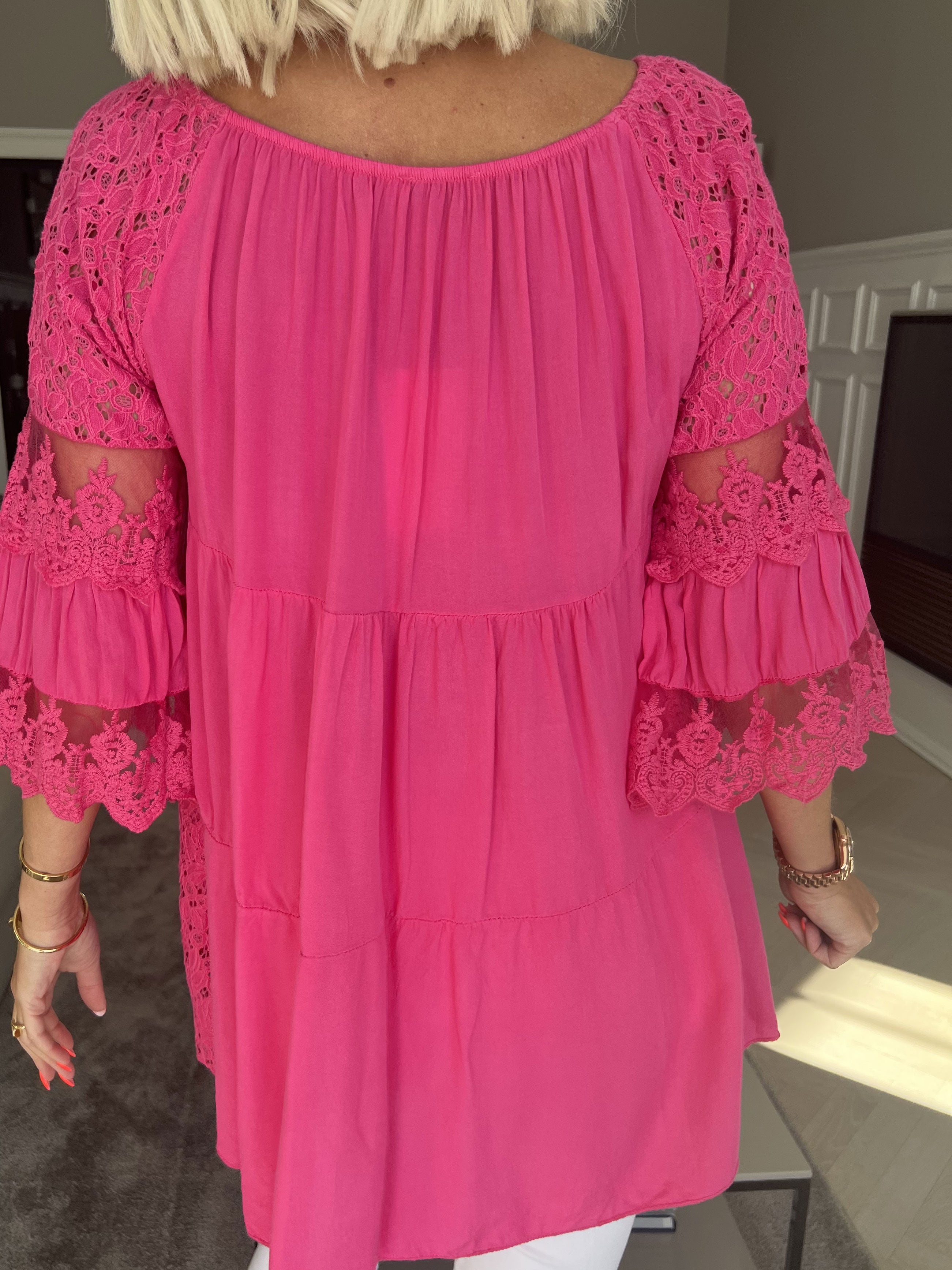 Ofelia - Sød blonde tunika med elastik i udskæringen